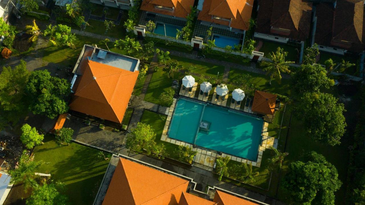 Kusuma Resort Seminyak Exterior photo
